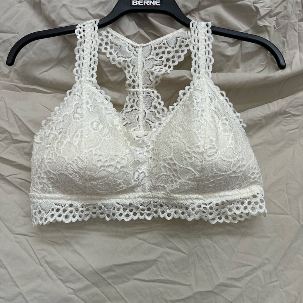 Women’s off-white bra lace